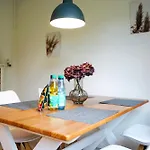 Rabenberg Duo- 12 Personen- 2 Baeder- 2 Kuechen- Parkplatz- Terrasse- Balkon Wolfsburg