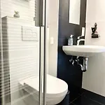 Rabenberg Duo- 12 Personen- 2 Baeder- 2 Kuechen- Parkplatz- Terrasse- Balkon *