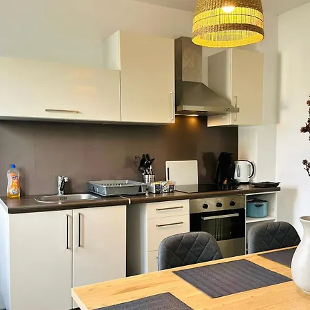 Rabenberg Duo- 12 Personen- 2 Baeder- 2 Kuechen- Parkplatz- Terrasse- Balkon * Βόλφσμπουργκ