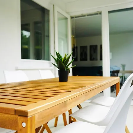 Rabenberg Duo- 12 Personen- 2 Baeder- 2 Kuechen- Parkplatz- Terrasse- Balkon Διαμέρισμα