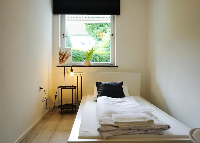 Rabenberg Duo- 12 Personen- 2 Baeder- 2 Kuechen- Parkplatz- Terrasse- Balkon * Вольфсбург