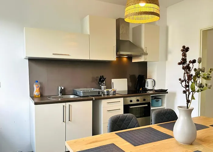 Rabenberg Duo- 12 Personen- 2 Baeder- 2 Kuechen- Parkplatz- Terrasse- Balkon * Вольфсбург