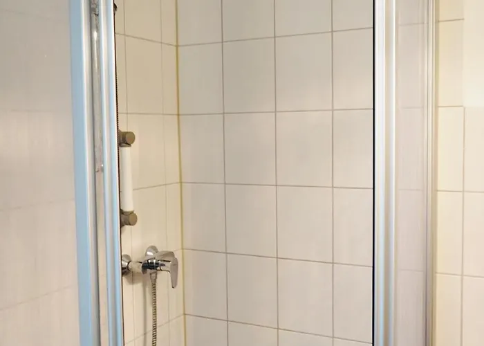 Rabenberg Duo- 12 Personen- 2 Baeder- 2 Kuechen- Parkplatz- Terrasse- Balkon Апартаменты *