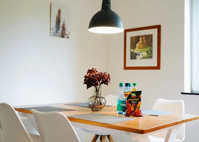 Rabenberg Duo- 12 Personen- 2 Baeder- 2 Kuechen- Parkplatz- Terrasse- Balkon *