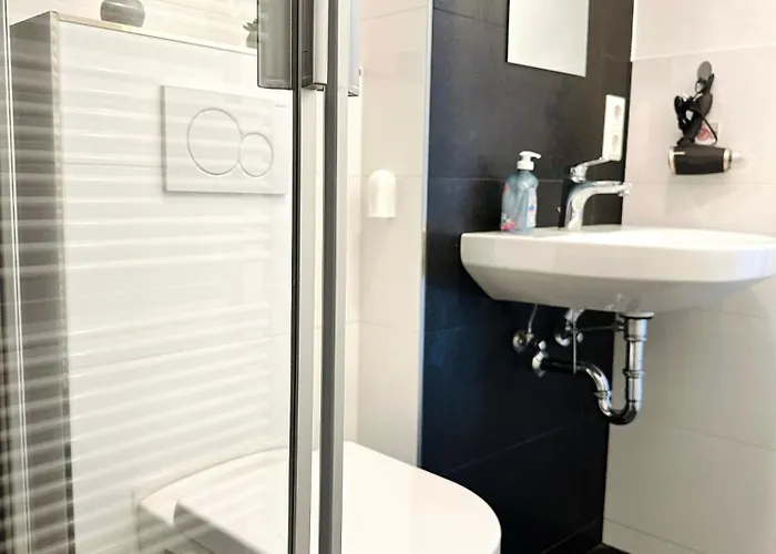 Rabenberg Duo- 12 Personen- 2 Baeder- 2 Kuechen- Parkplatz- Terrasse- Balkon *